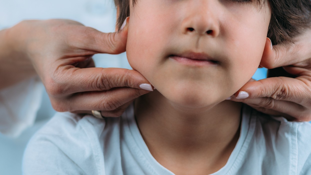 Pediatric - Endocrinologist, Examining Preschooler Boy. Mouth breathing